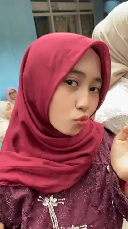 Nyari loker satset jeder