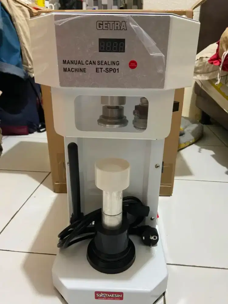 Sealer Kaleng otomatis