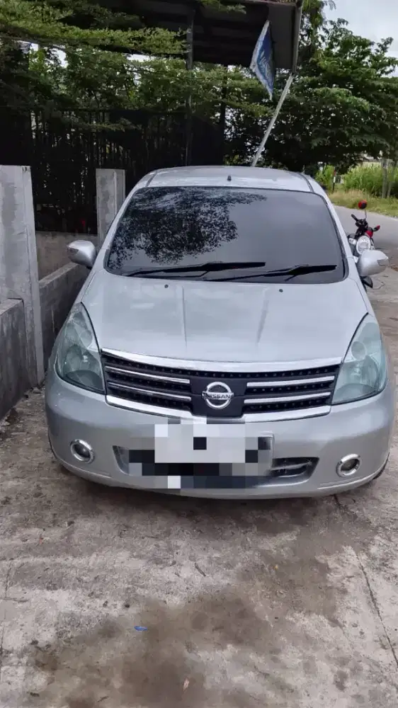 NISSAN GRAND LIVINA
