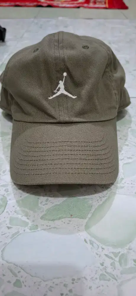 Topi NIKE , ADIDAS , REEBOK (ORIGINAL ) PRELOVED , harga satuan @65k