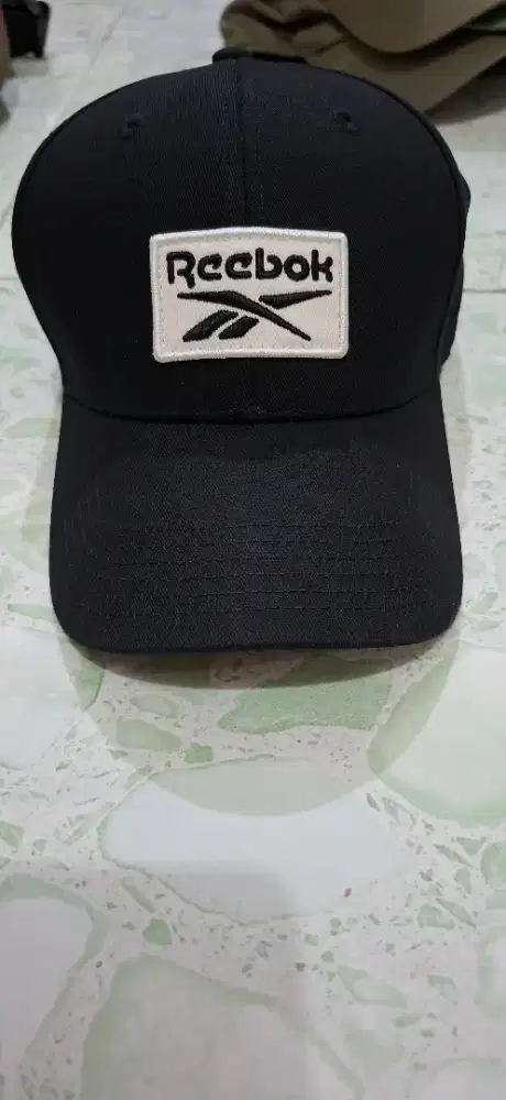 Topi REEBOK (ORIGINAL ) PRELOVED , harga satuan @65k