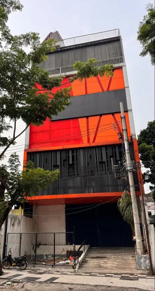 DIJUAL GEDUNG KOMERSIAL 6 LANTAI EX KARAOKE JL DIPONEGORO STRATEGIS!