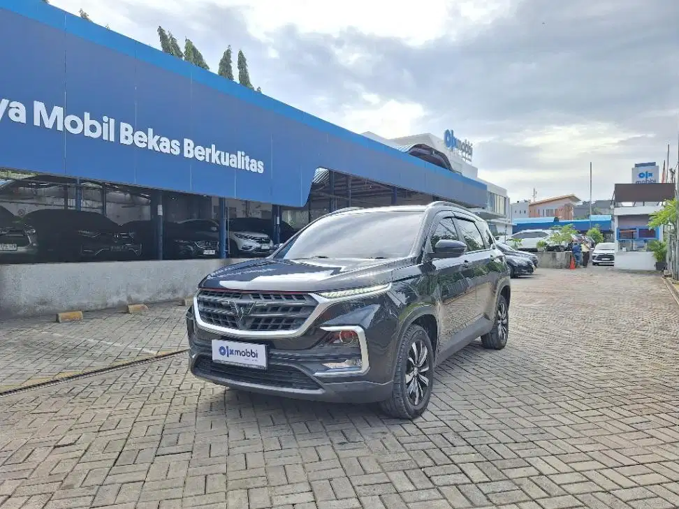 LOW DP Wuling Almaz 1.5 Exclusive 7-Seater Bensin-AT 2020 WZX