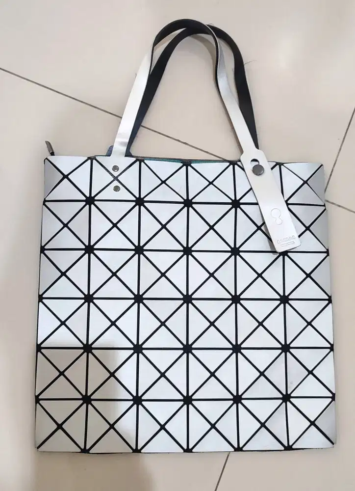 Tas Tote Bag - Kondisi Layak Pakai