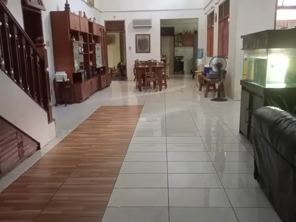 Jual Rumah 2 Lantai Terawat di Kawasan Elite Kemang Jakarta Selatan