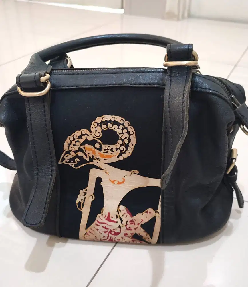Hand Bag Kulit Sapi Asli - Local Brand - Kondisi Layak Pakai