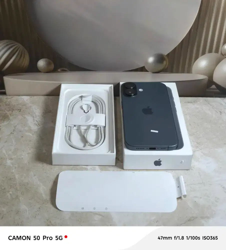 Iphone 17 256gb ibox garansi april 2027