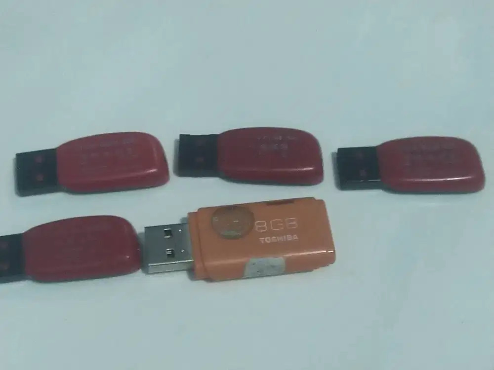 Flashdisk 8Gb untuk Install Windows 7,10,11 dan driver serta aktivasi