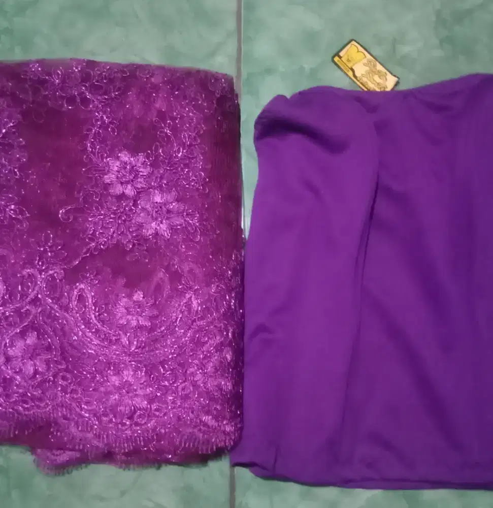Kebaya Kain dengan dalamannya