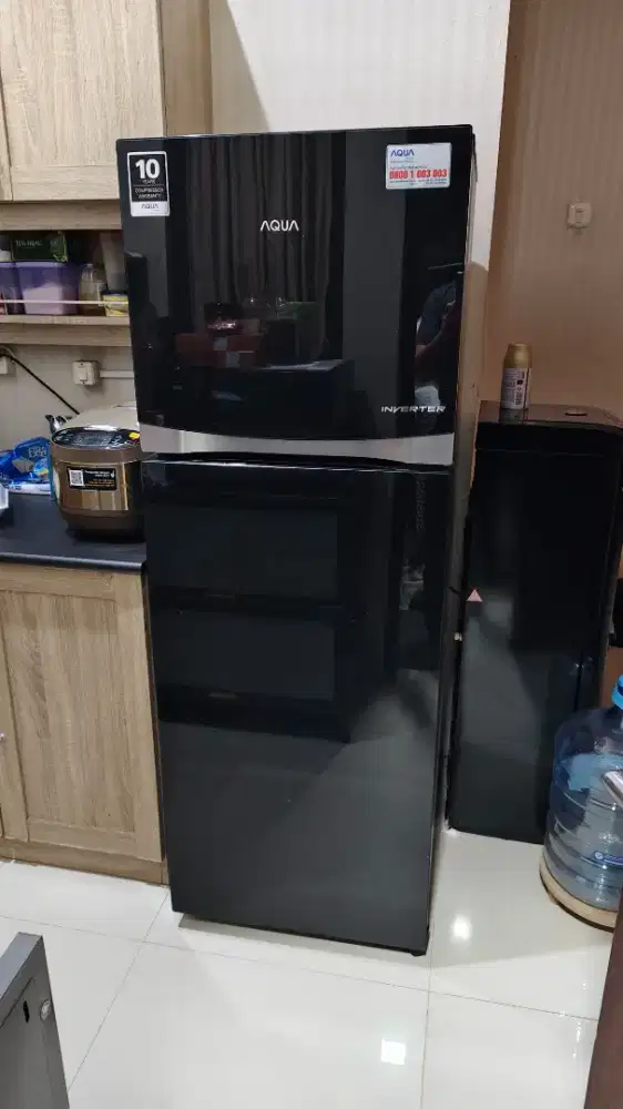 Kulkas Merk AQUA 2 Pintu Body Mulus Bergaransi