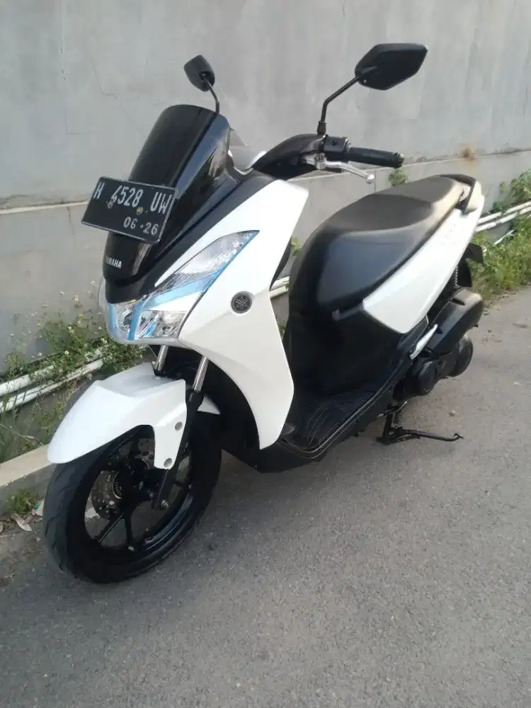 Yamaha Lexi putih 2020