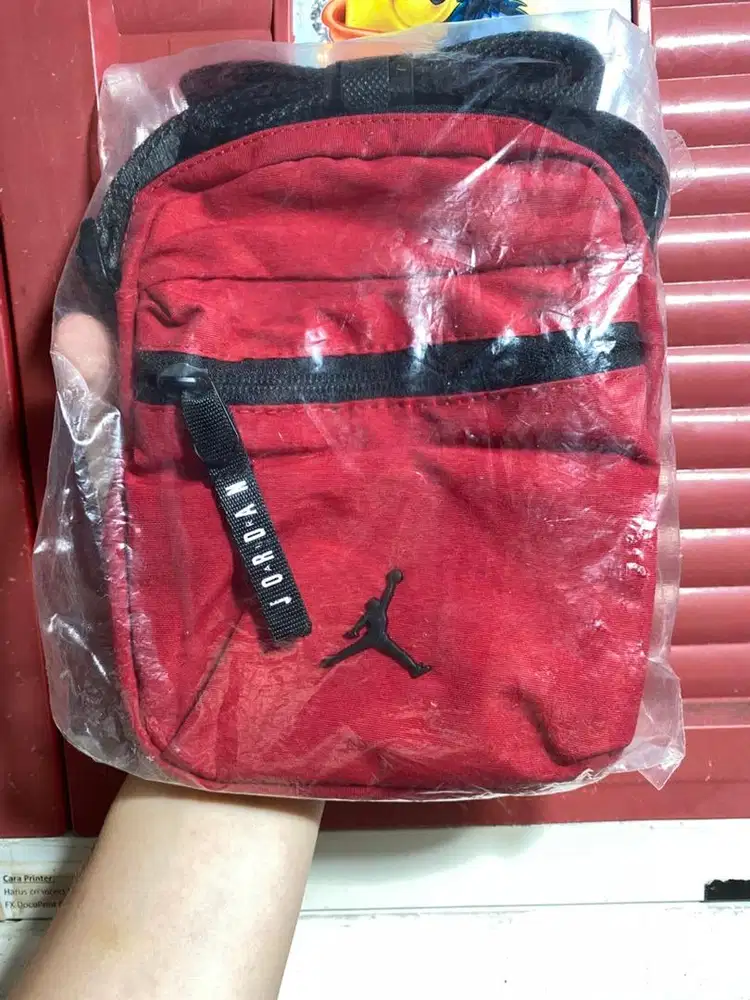 Sling Bag Jordan Merah