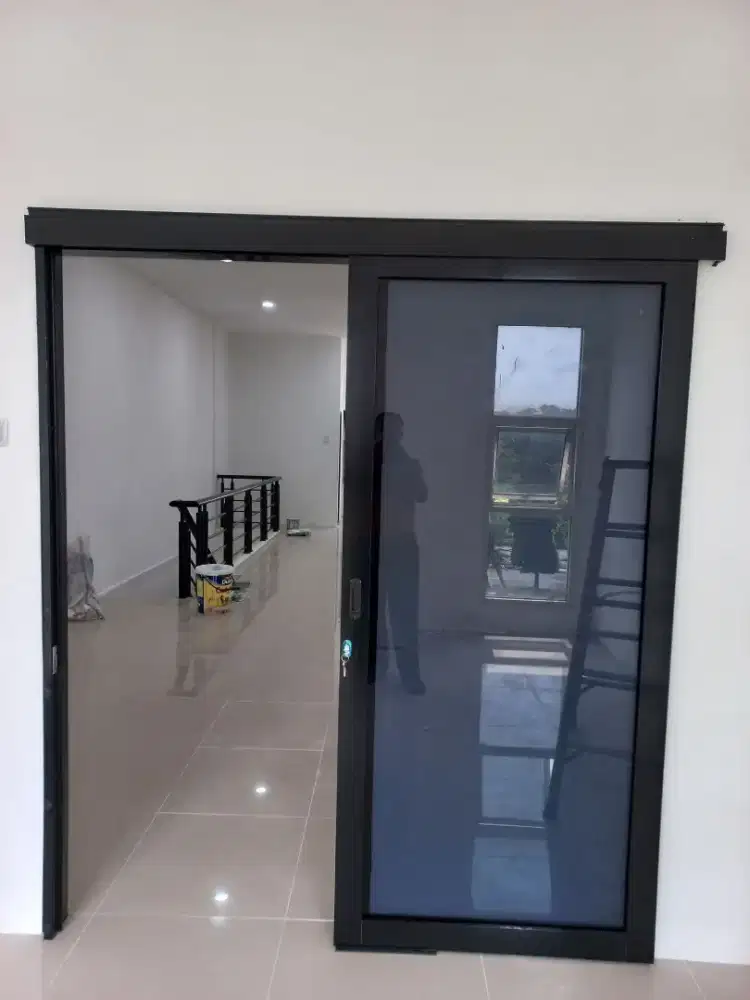 Pintu sliding aluminium kaca T210cm L90cm hrg terpasang 2,3 jt byr COD