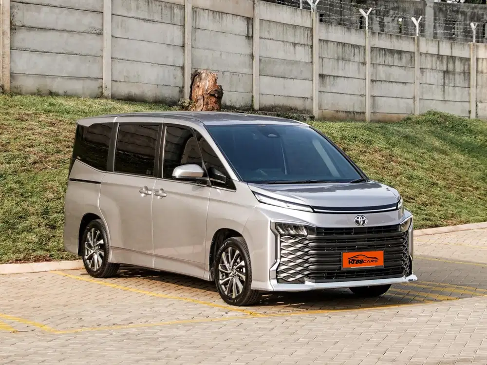 TOYOTA VOXY 2.0 AT CVT TSS
TH 2023