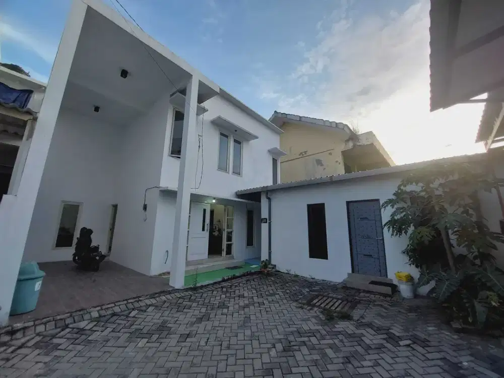 ALAMUDA RESIDENCE 2 LANTAI JUAL CEPAT. AREA KEBRAON