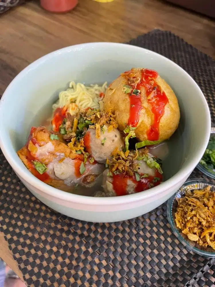KASIR DAN STAFF BAKSO MALANG CAK ENDUT