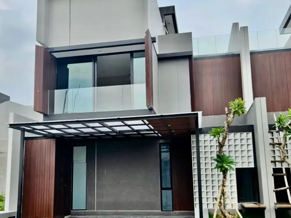 DISEWAKAN RUMAH DEMPSEY HILL CITRALAND 3KT ATTIC ROOFTOP LAKE VIEW