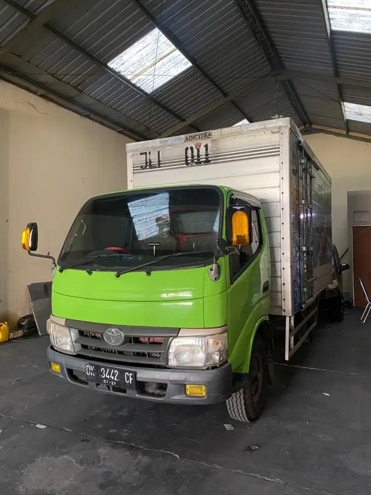 Truk box toyota dyna 110 st long 2016 #fuso #engkel #traga #trukbesar