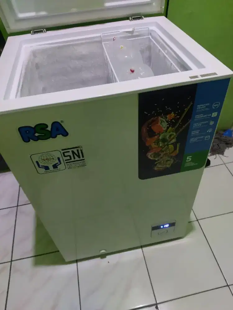 freezer second masih bagus