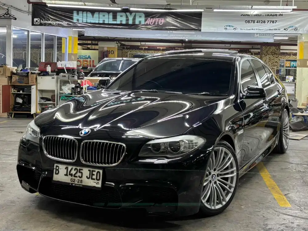 BMW F10 523i Sunroof CBU AT