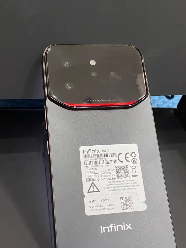 Handphone Infinix Note 60 Ultra 12 / 512 GB 5G
Design by Pirinfarina
