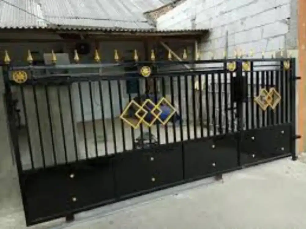 Pintu Gerbang dan Kanopi