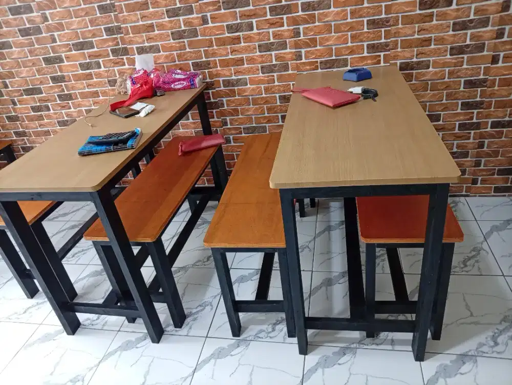 MEJA 1 SET DENGAN BANGKU