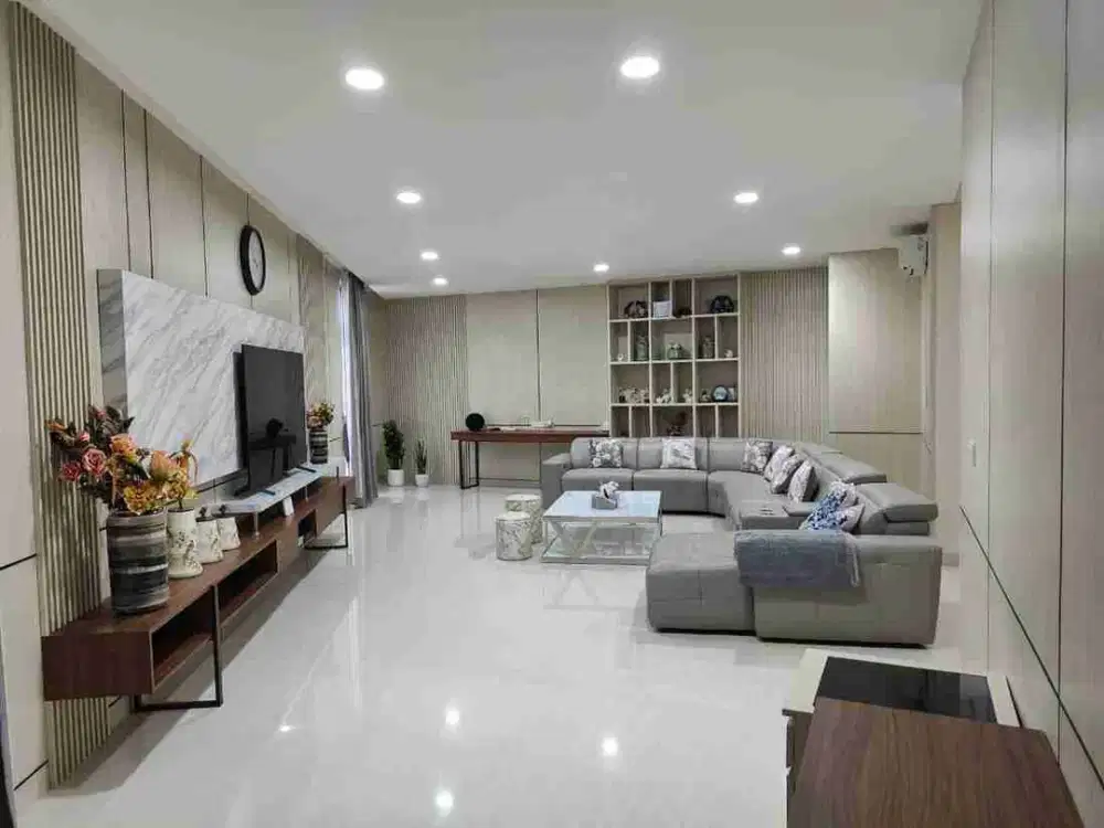 Rumah Mewah di Summarecon Exit Tol Gede Bage KM 149