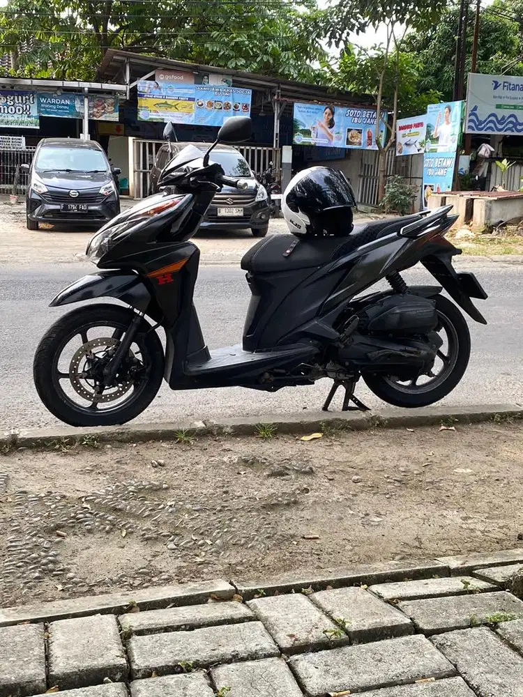 vario 125 cc hitam