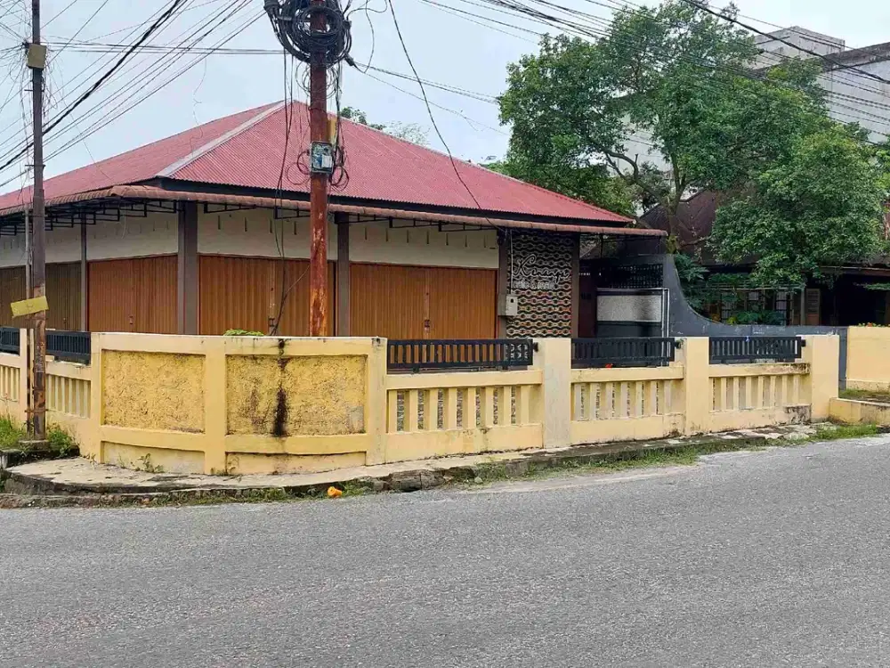 Rumah Hook Tengah Kota Pekanbaru.