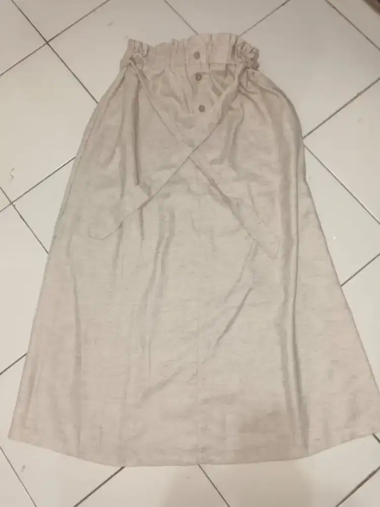 PRELOVED ROK WANITA