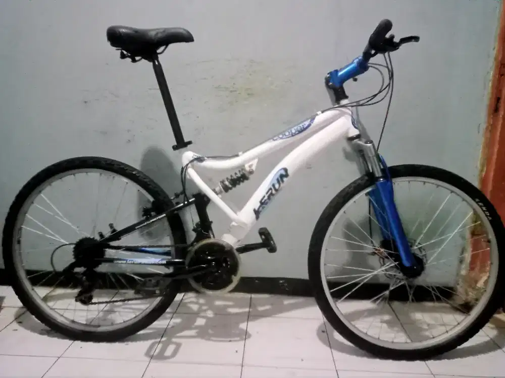 Di jual sepeda MTB LERUN POLYGON UK 26