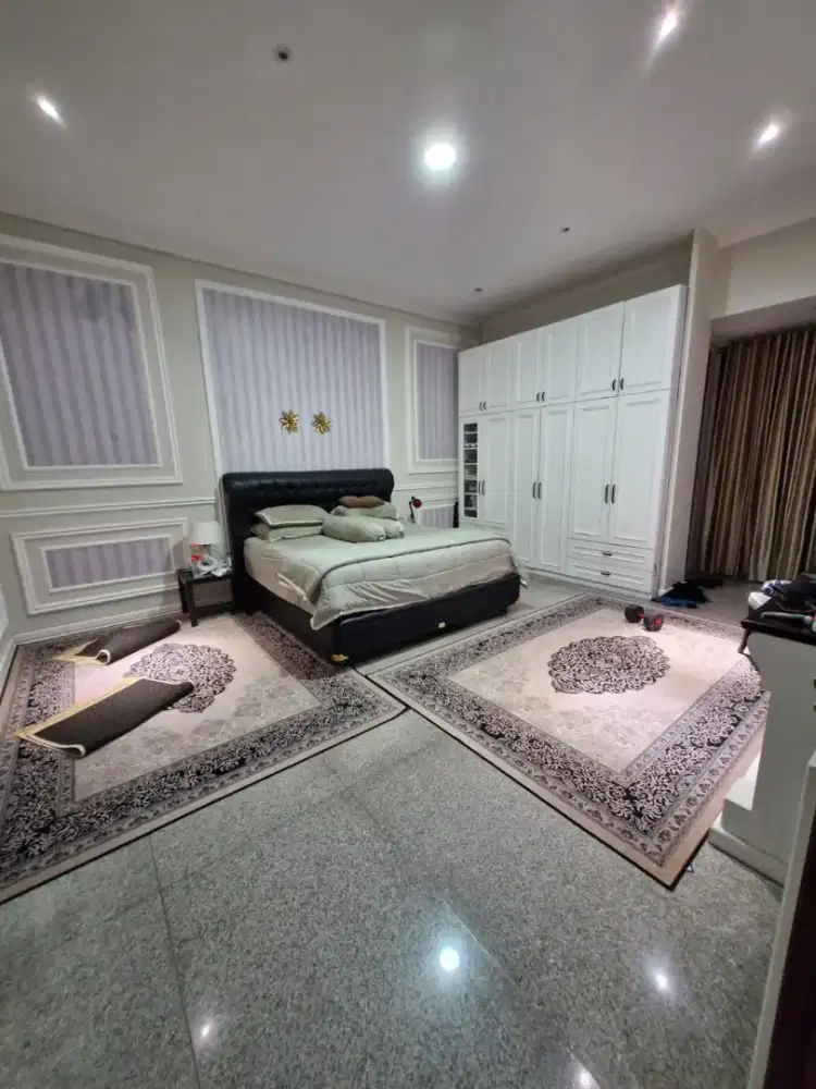 Tempat tidur dan lemari