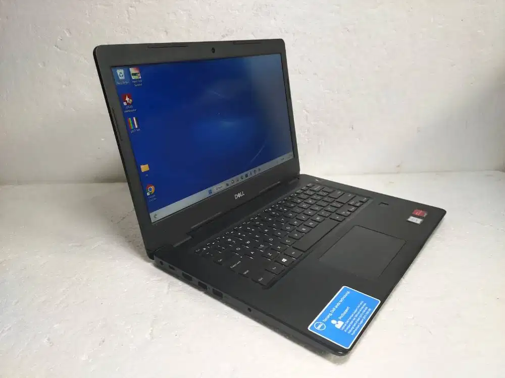 Dell Latitude 3490 core i7-8550U RAM 8GB SSD 256GB Keyboard Backlight