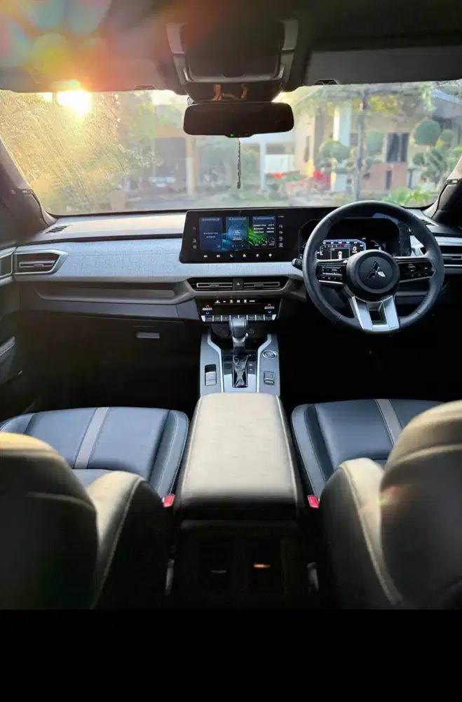 Mitsubishi XForce Ultimate 1.5 at Matic Hitam  Mulus Desember 2024