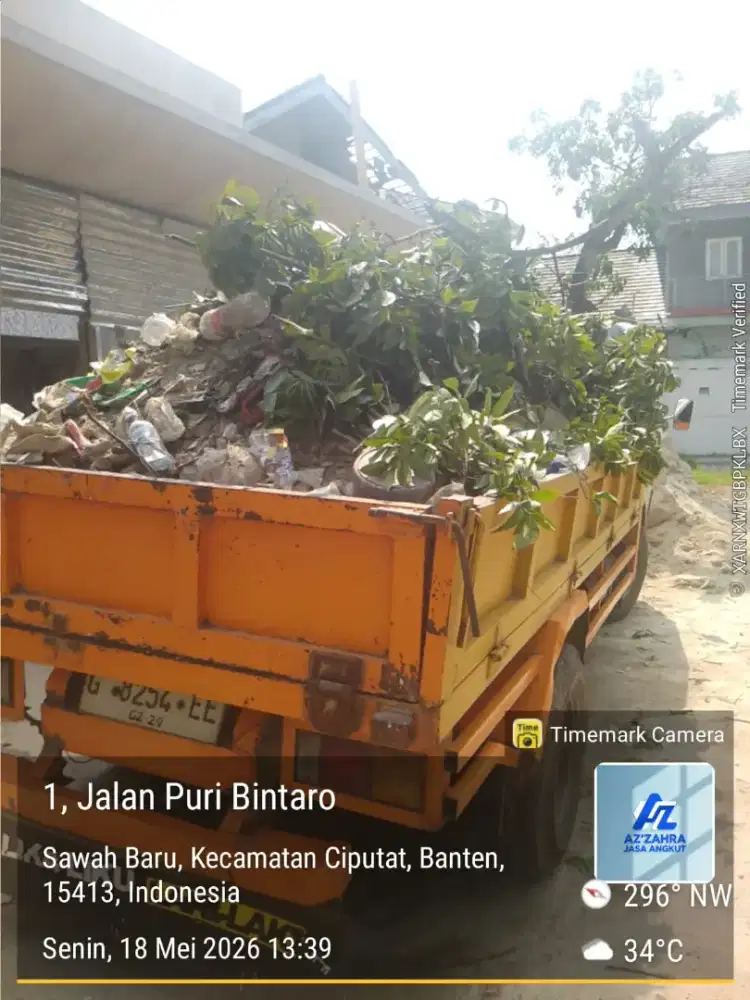 Buang puing dan angkut sampah