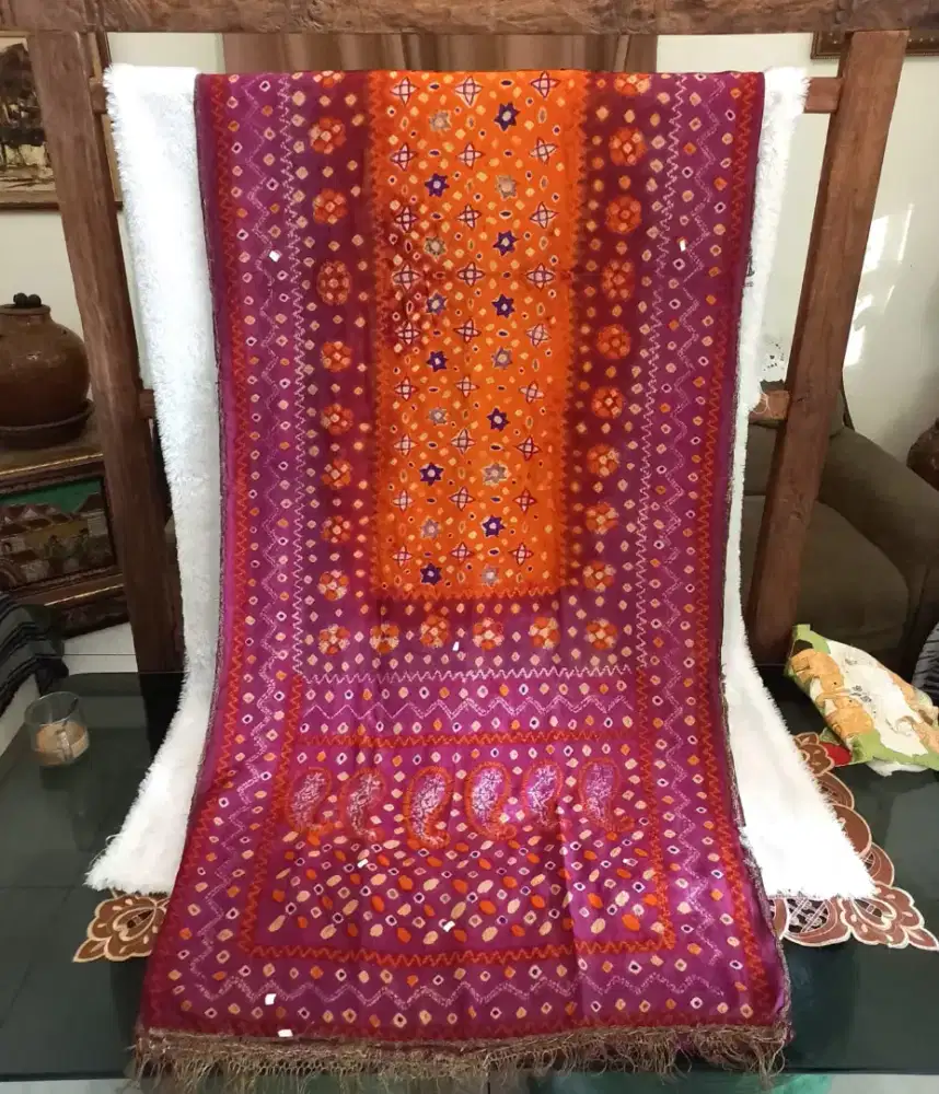 RARE !!! Kain Jumputan Pelangi Sutra Merah Antik Kuno  -/+ 100 Thn