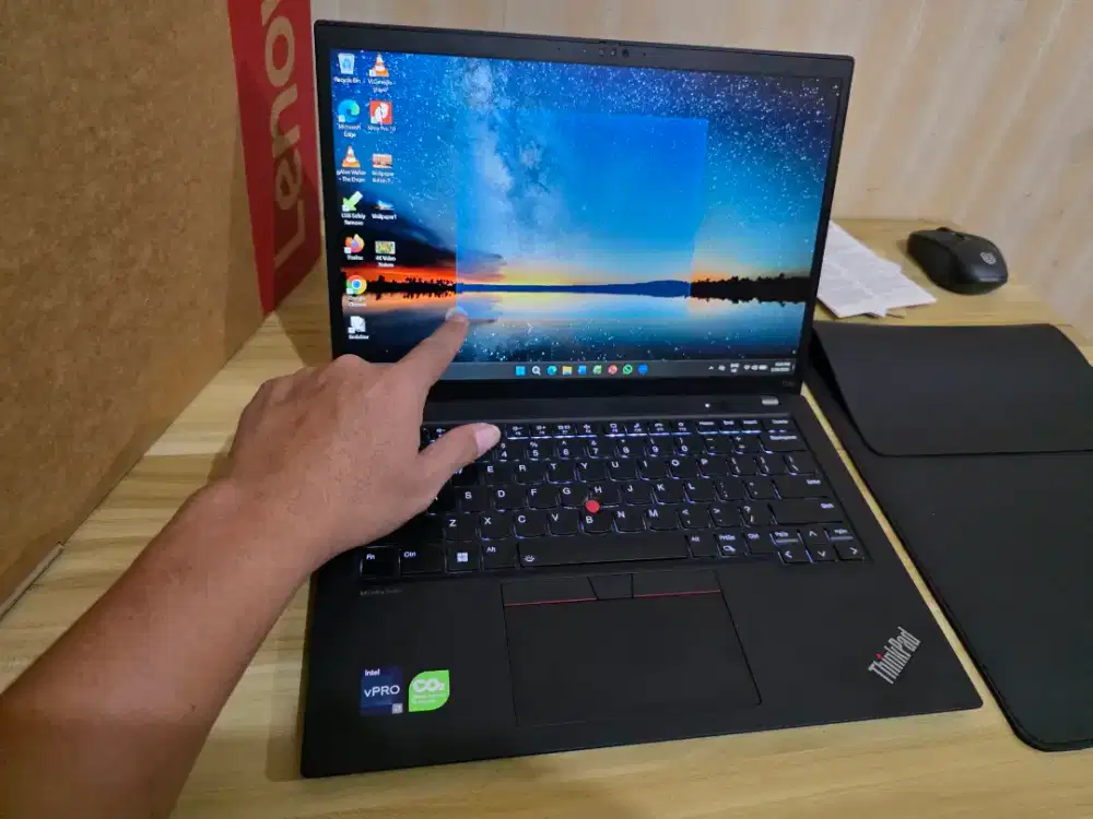 Laptop Thinkpad T14S i7 Ram 32gb Touch mrp XPS zenbook X1 carbon t14
