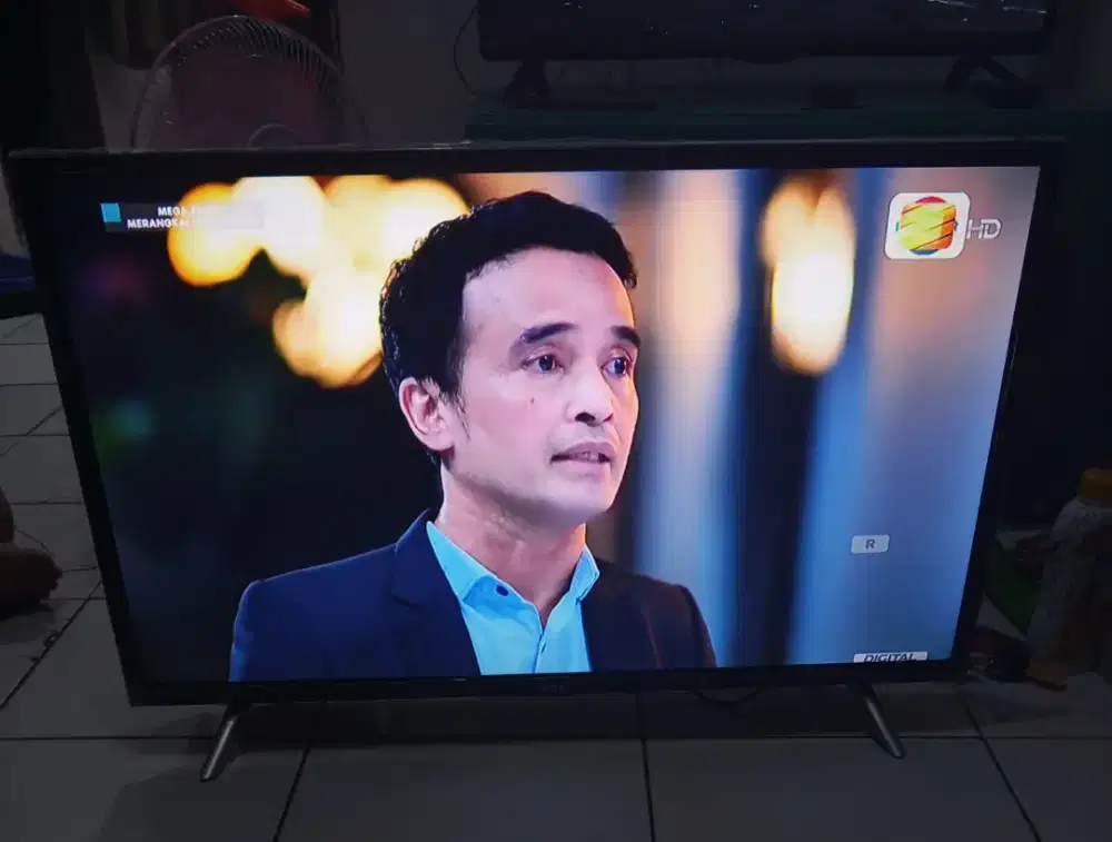 BU led tv tcl 32 type l32d3000b digital kondisi msh bagus bisa dicek