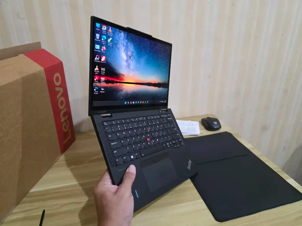 Lenovo Thinkpad X13 2 in 1 Ultra 7 ram 32gb like macbook xps zenbook