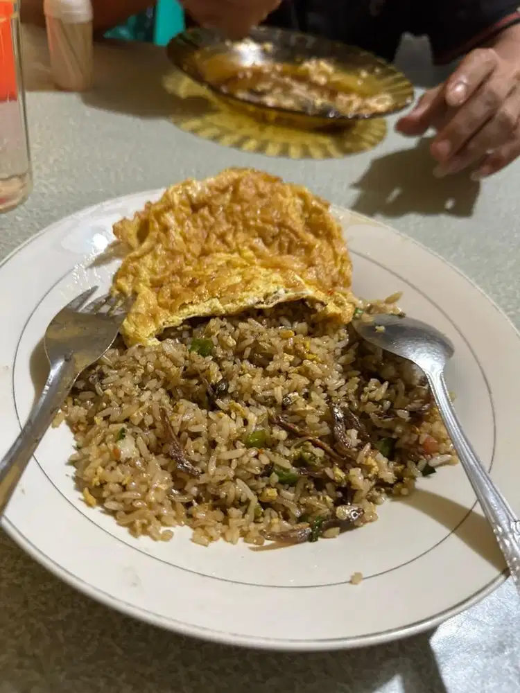 Dibutuhkan karyawan diwarung nasi