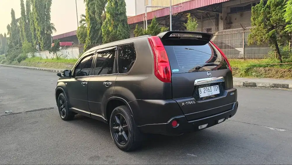X-Trail 2010 hitam dop sangar