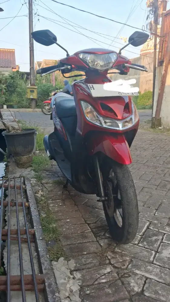 JUAL MIO SMILE WARNA MERAHBTAHUN 2010