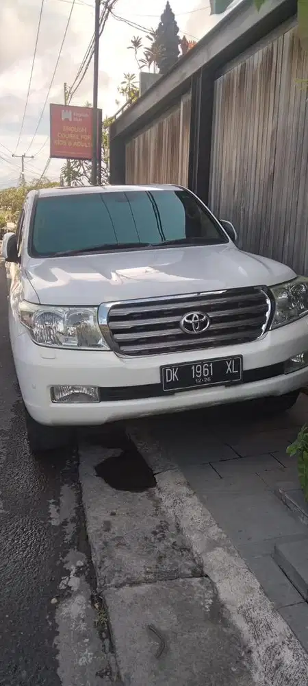 Toyota land cruiser 4.5L AT 2012