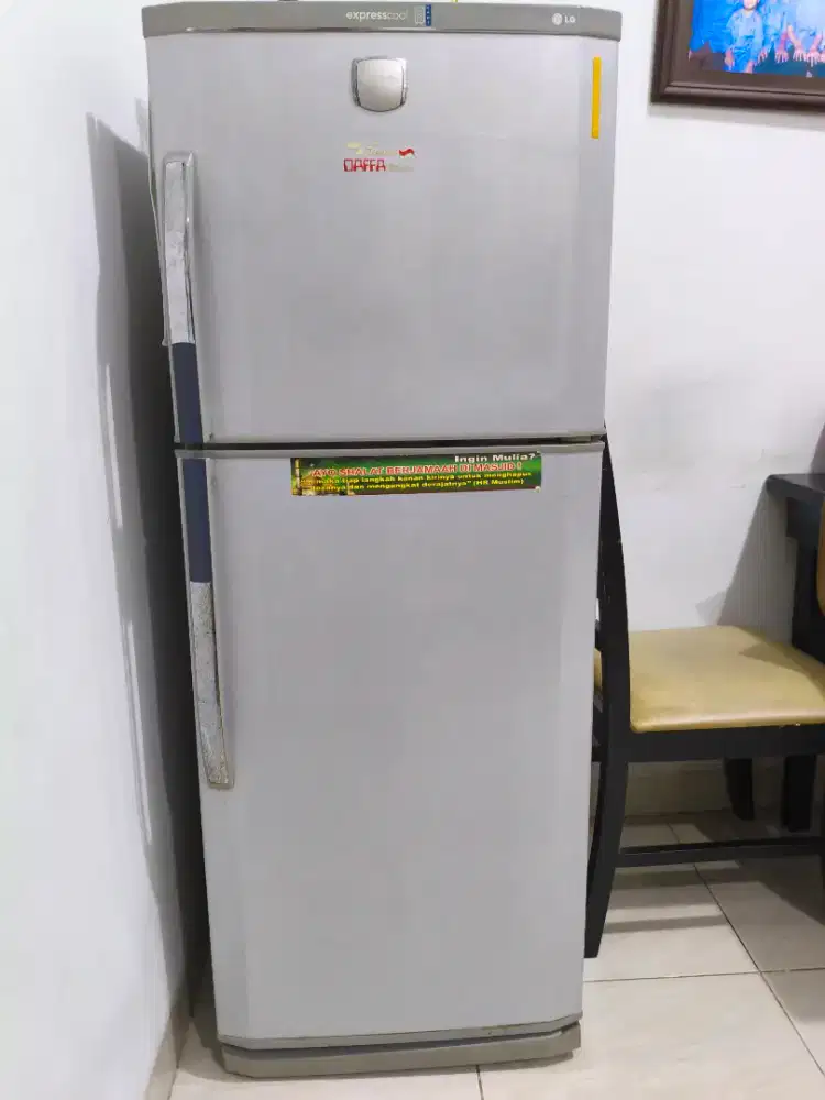 Jual kulkas bekas merk LG expresscool
