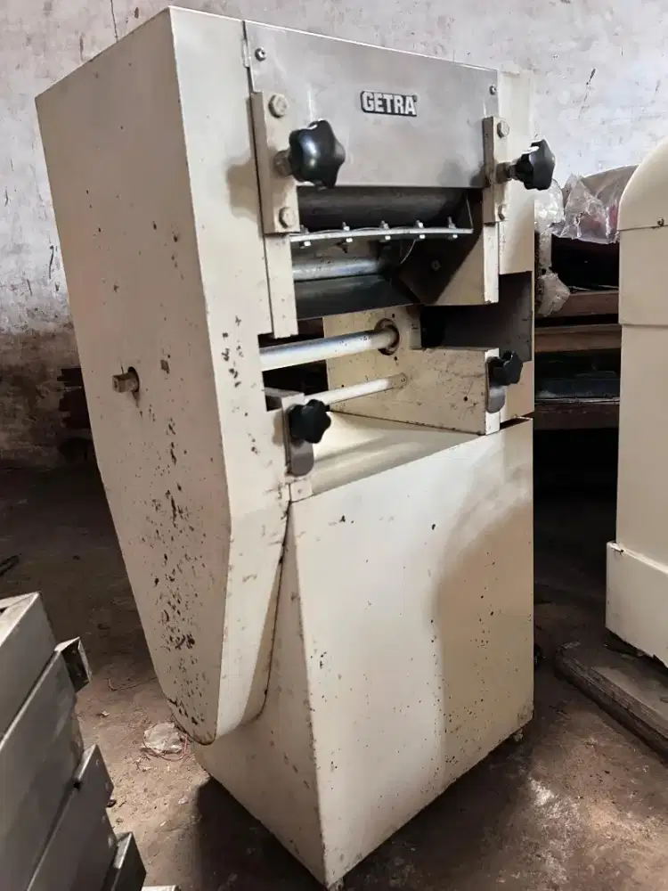 Standing Noodle Maker Getra