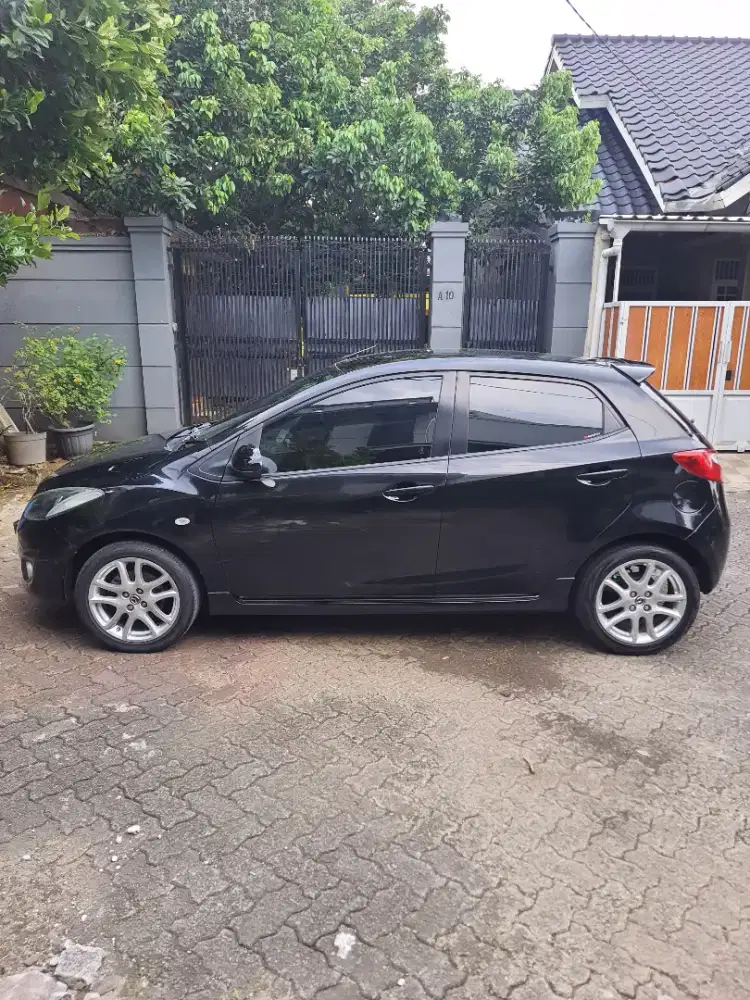 Mazda 2 Sport 2012, KM. 120rb-an, siap pakai!!