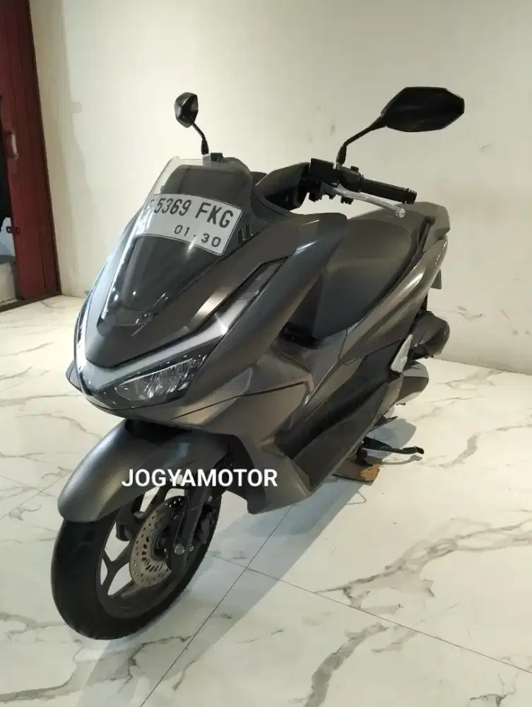 2 - honda pcx 160 abs 2025 berkualitas