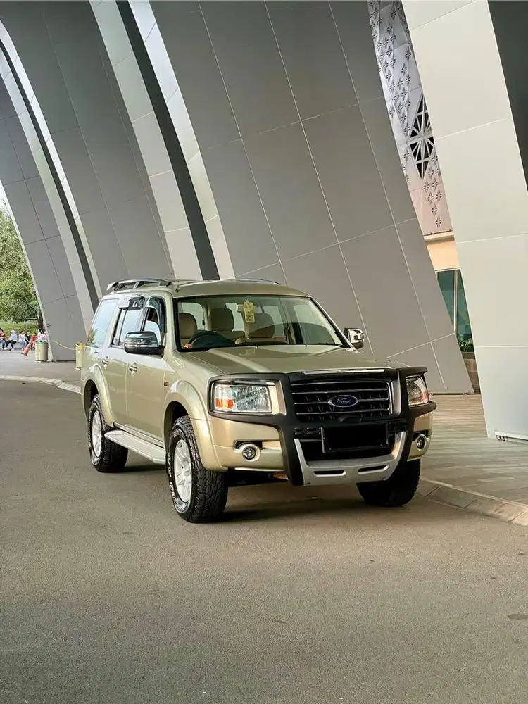 Ford Everest XLT 4x2 Manual