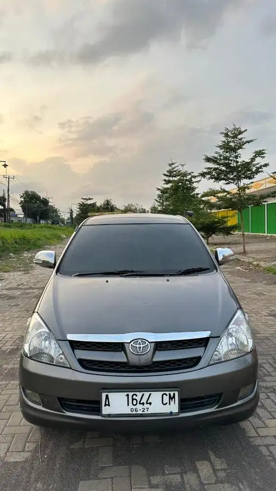 Kijang Innova 2.0